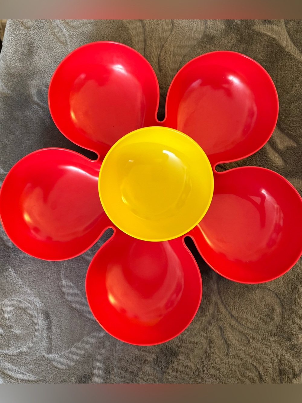 Pier 1 Red Retro Flower Melamine Chips and Dip or Fruit and Dip Serving Bowl OSK